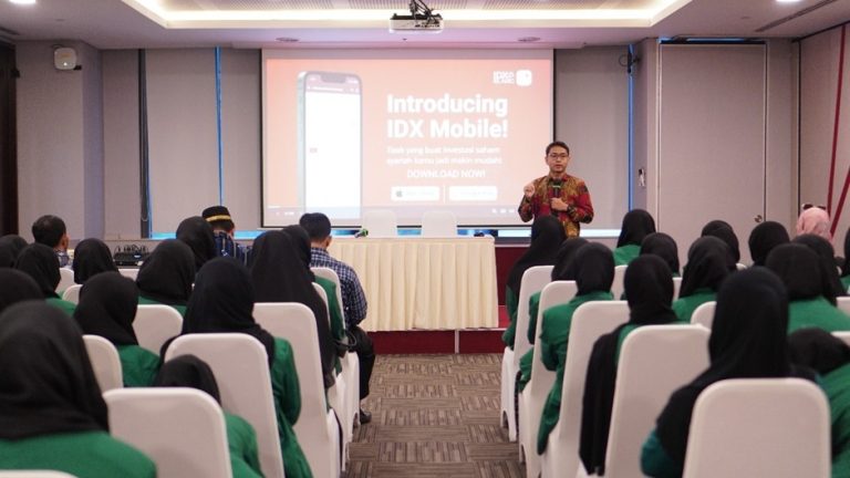 Tingkatkan Pemahaman Pasar Modal Syariah, Mahasiswa HES Ikuti Sekolah Pasar Modal di BEI