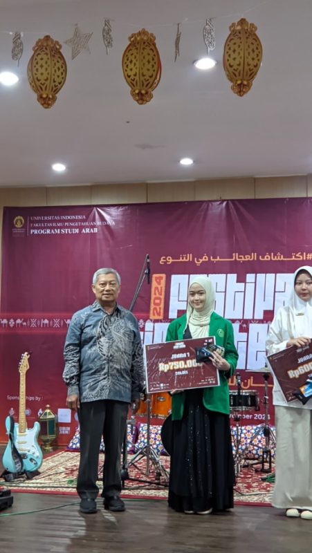 Zahra Nur Rizqia Mahasiswi FSEI IIQ Jakarta Raih Juara 1 Lomba Solos Timur Tengah di Festival UI 2024