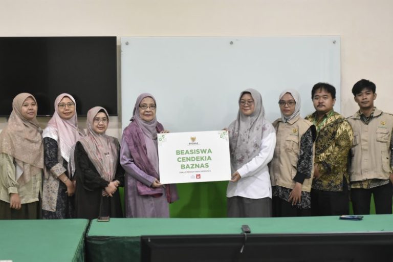 BAZNAS dan Dana Allianz Salurkan Beasiswa bagi Mahasiswa IIQ Jakarta